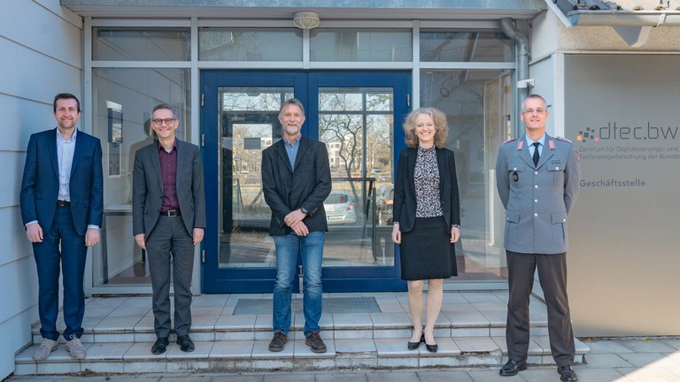 Gruppenbild mit Oberst i.G. Krause